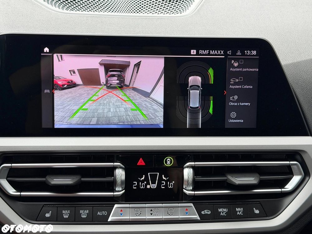 BMW Seria 3 320e Sport Line - 12