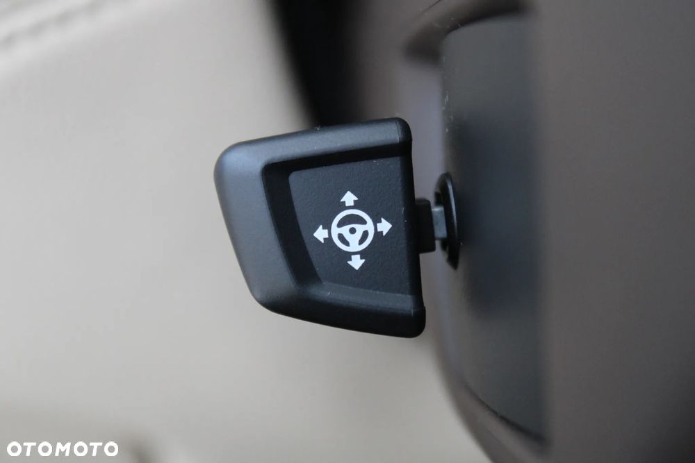 BMW Seria 7 740d xDrive - 32