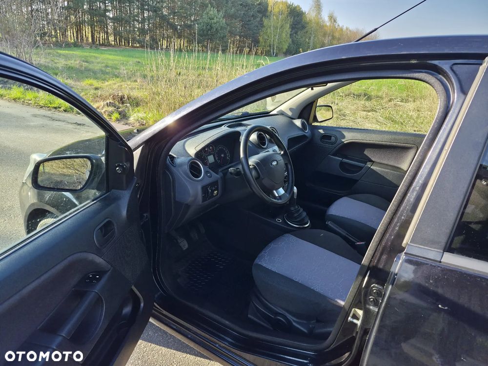 Ford Fiesta 1.4 Trend - 17