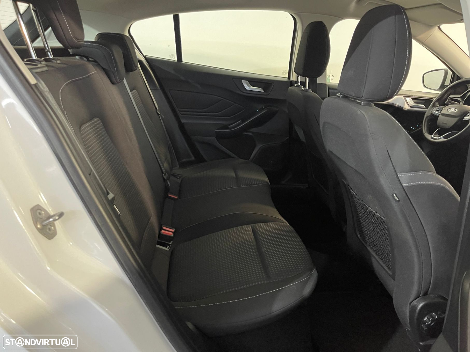 Ford Focus 1.5 TDCi EcoBlue Connected - 18