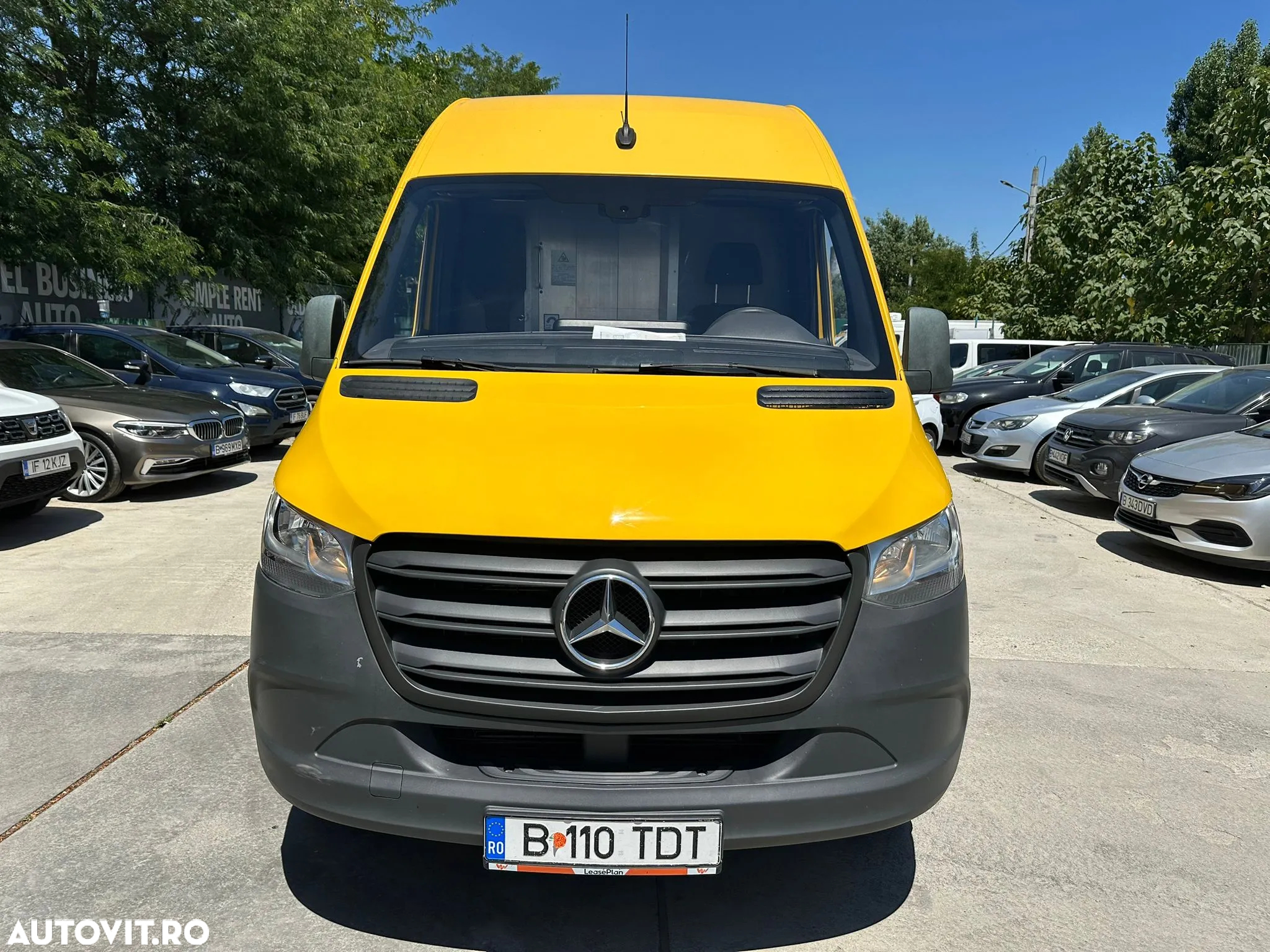Mercedes-Benz Sprinter - 2