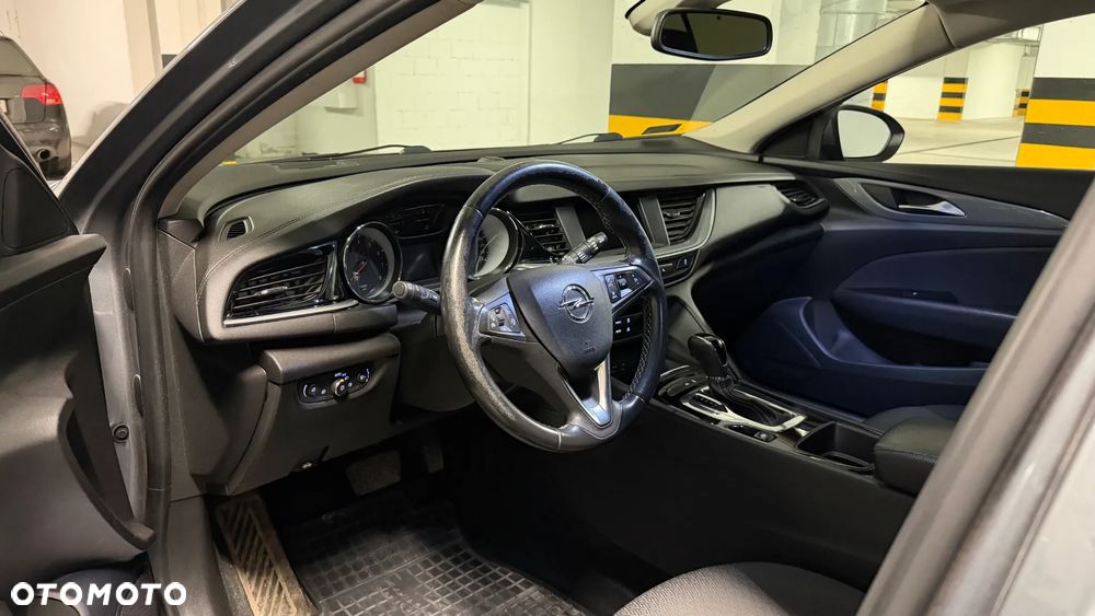 Opel Insignia 1.5 T Enjoy S&S - 8