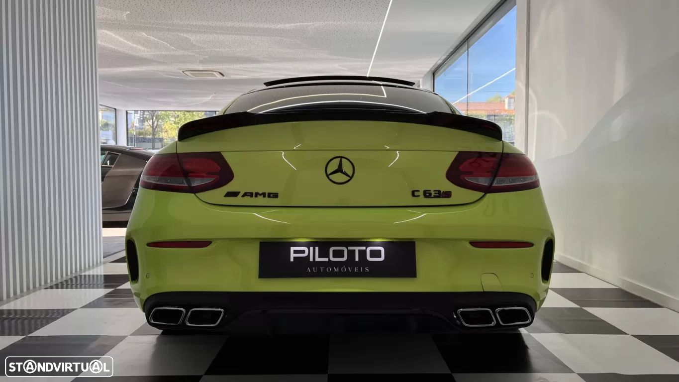 Mercedes-Benz C 63 AMG S - 12