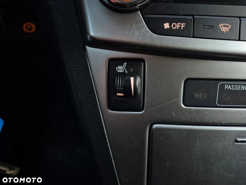 Toyota Avensis 2.0 D-4D Premium - 14