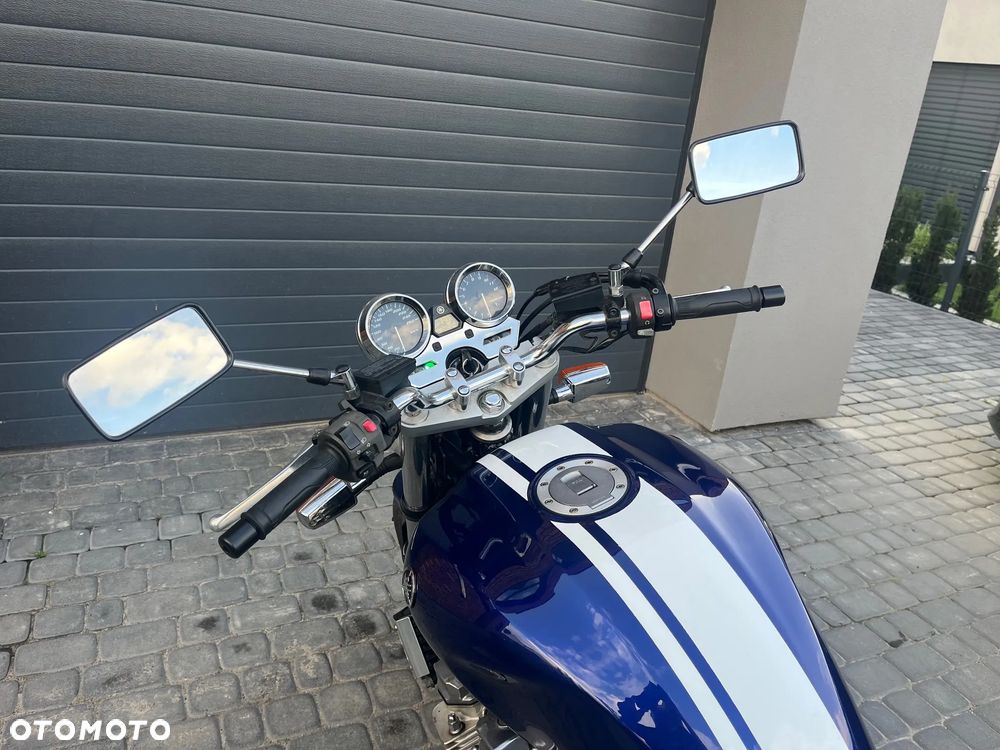 Yamaha XJR - 11