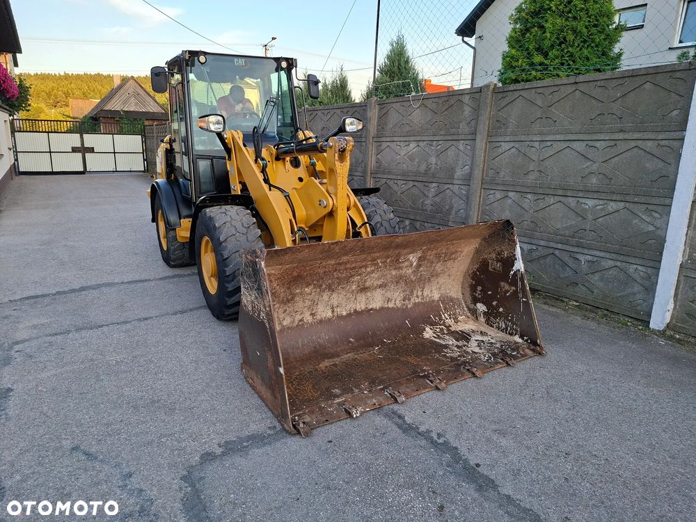 Caterpillar CAT 906 M - 10