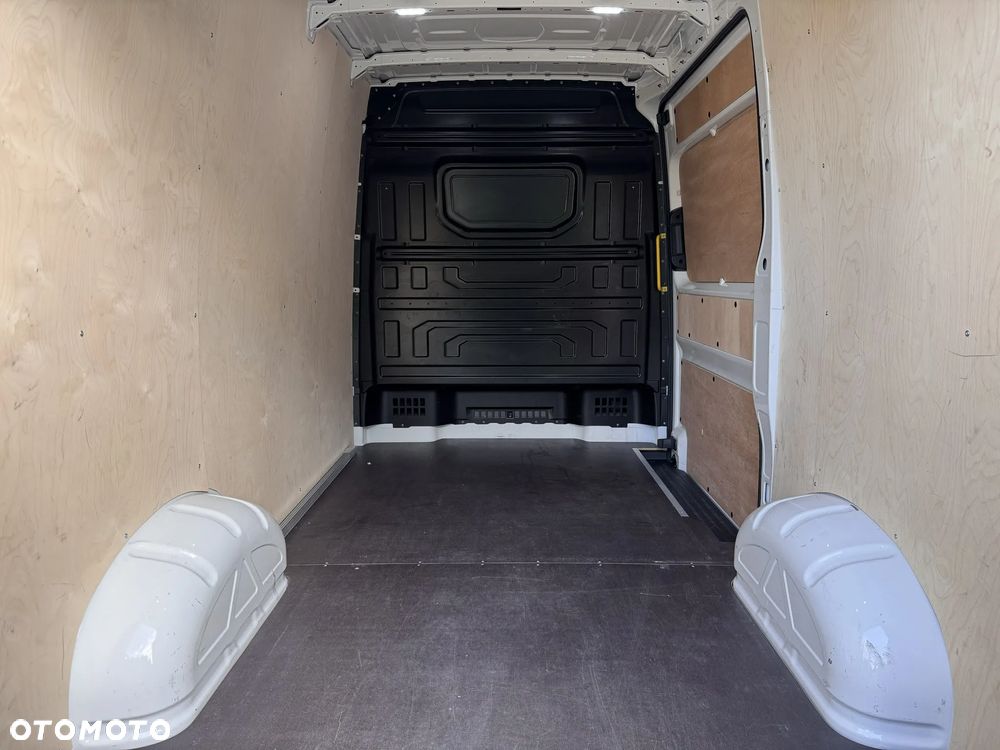 Volkswagen Crafter - 13
