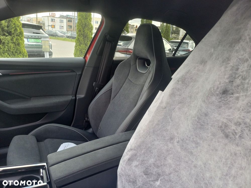 Skoda Superb 2.0 TSI Sportline DSG - 9