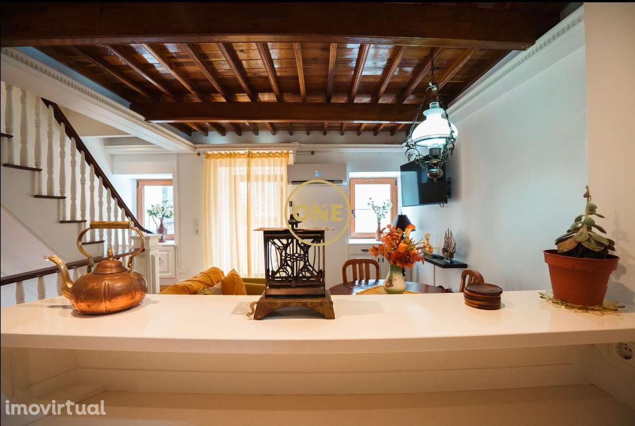 Moradia com Potencial e Elegância -Totalmente Renovado no Coração d - Grande imagem: 2/25