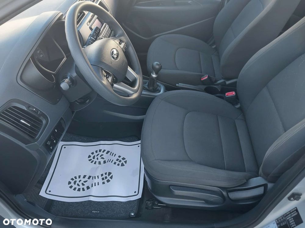 Kia Rio 1.2 M - 10