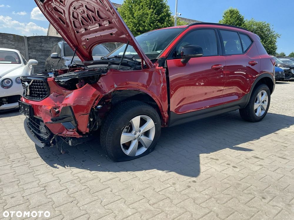 Volvo XC 40 B4 B AWD Geartronic RDesign - 3