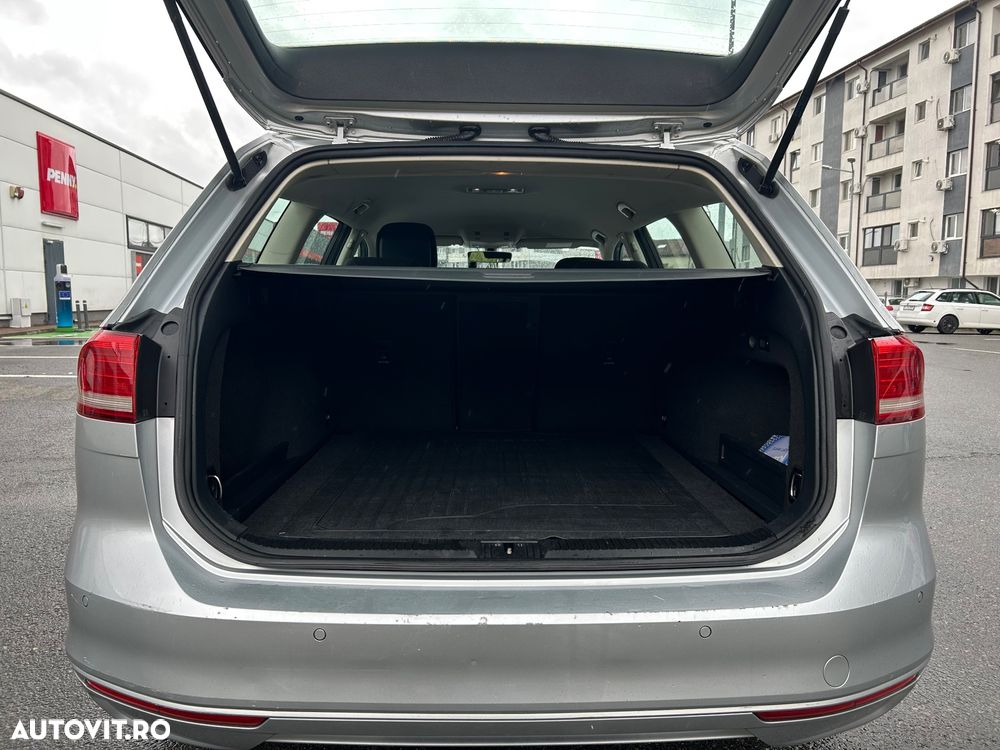Volkswagen Passat 2.0 TDI DSG (BlueMotion Technology) Comfortline - 37
