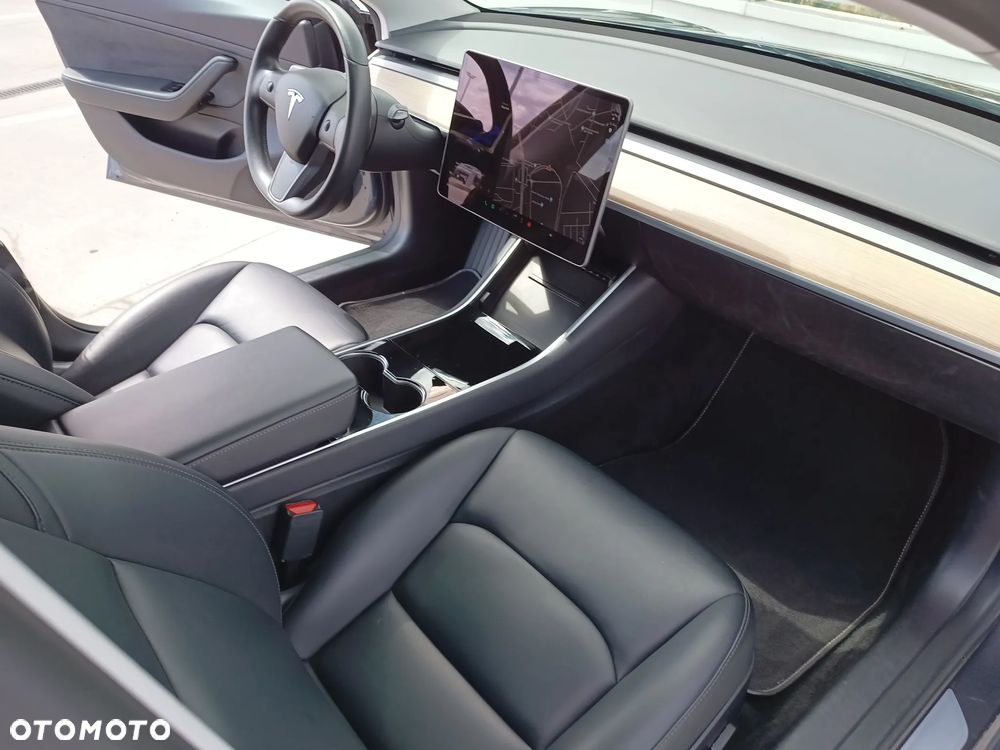 Tesla Model 3 Langstreckenbatterie Allradantrieb Dual Motor - 10
