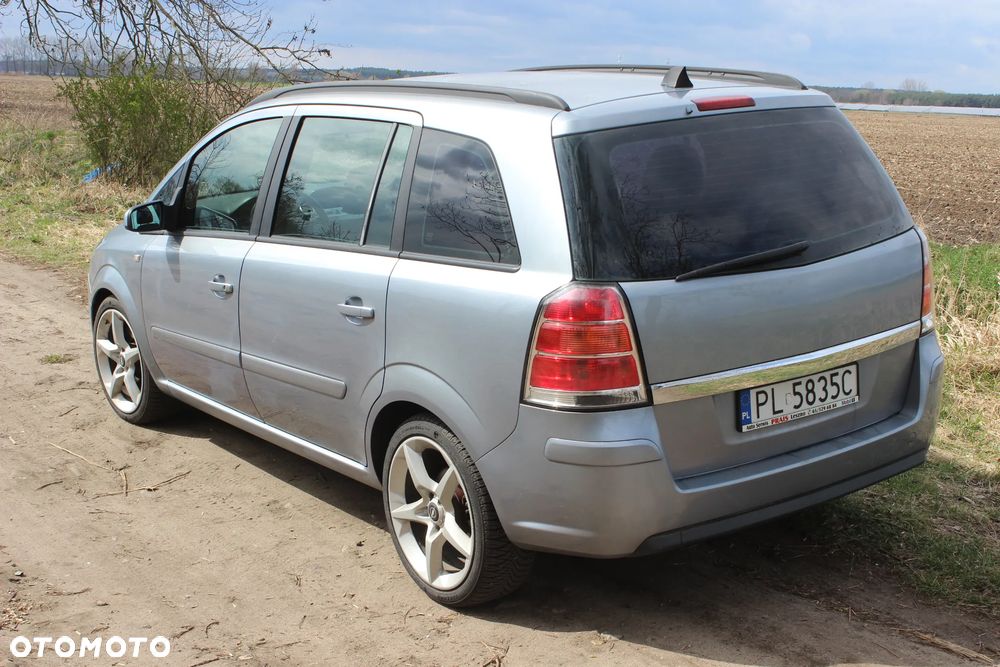 Opel Zafira 2.0 T Sport - 20