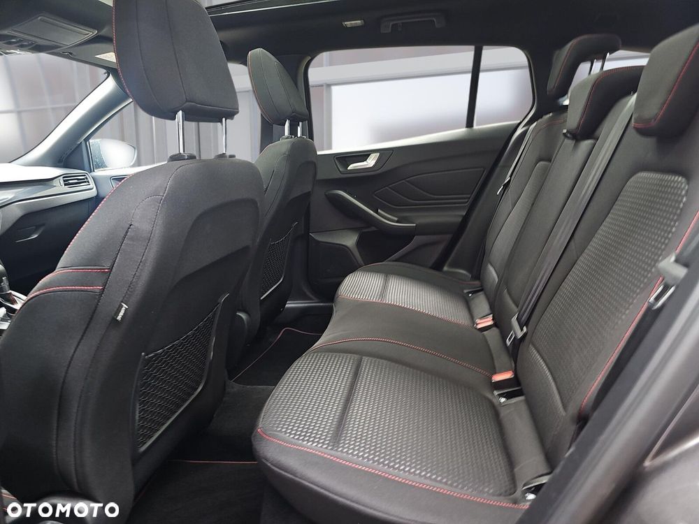 Ford Focus SW 1.0 EcoBoost mHEV ST-Line X - 10