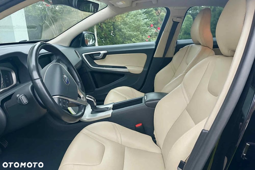 Volvo S60 T5 Drive-E Dynamic Edition (Momentum) - 12