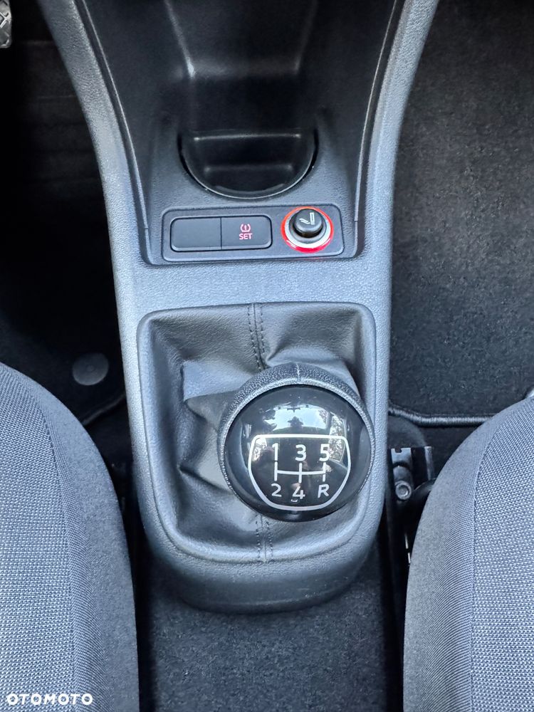 Volkswagen up! Active - 24
