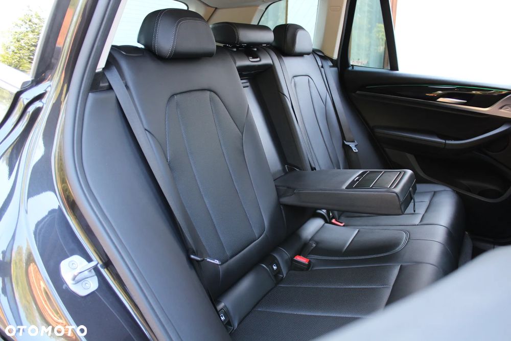 BMW X3 xDrive20i Luxury Line - 22