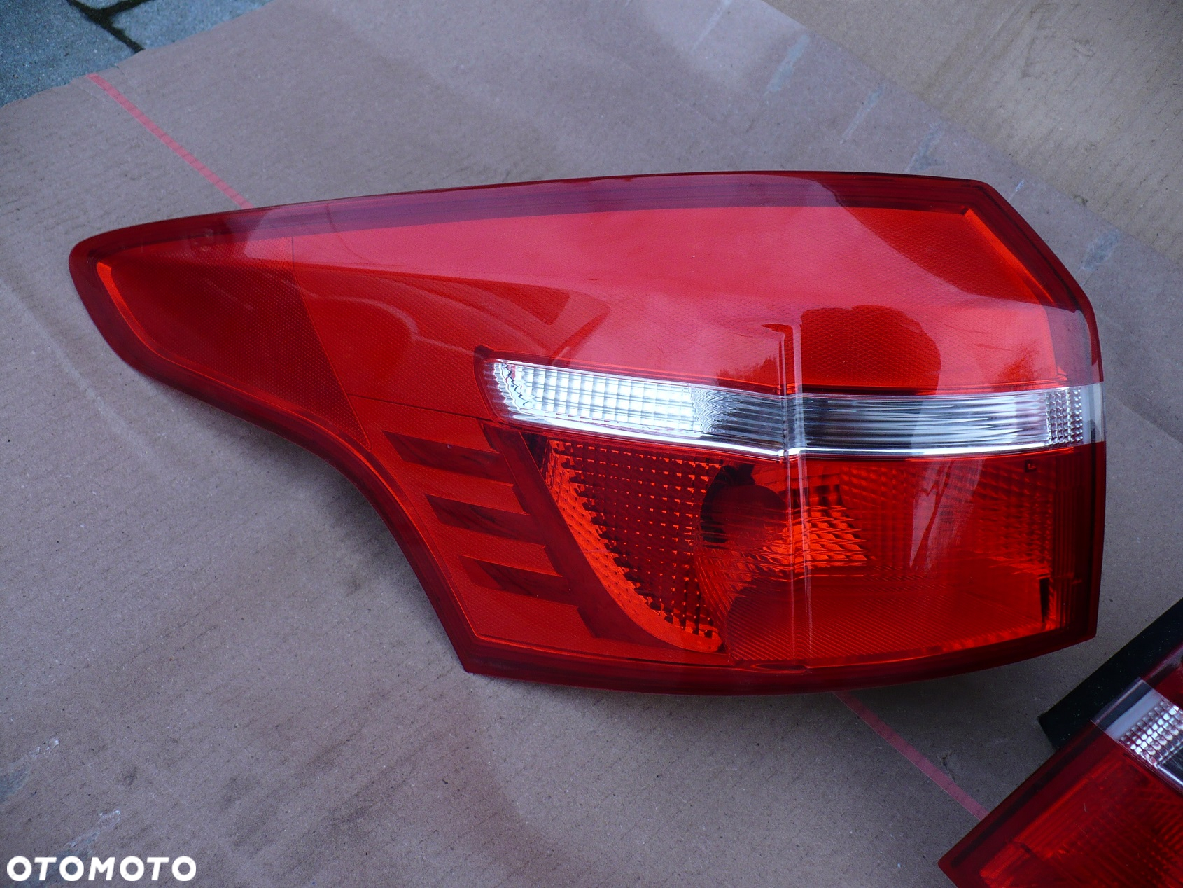 FOCUS MK 3  F1EB13405DB KOMBI LIFT LAMPA TYL  eu - 2