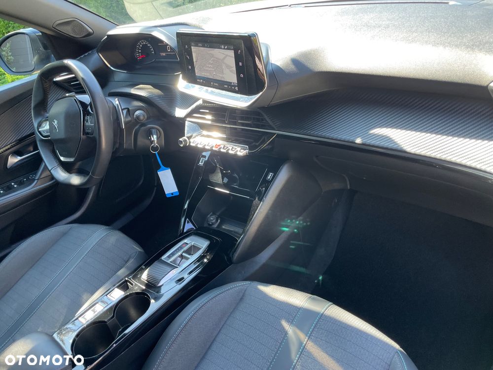 Peugeot 2008 BlueHDi 130 Allure S&S EAT8 - 12