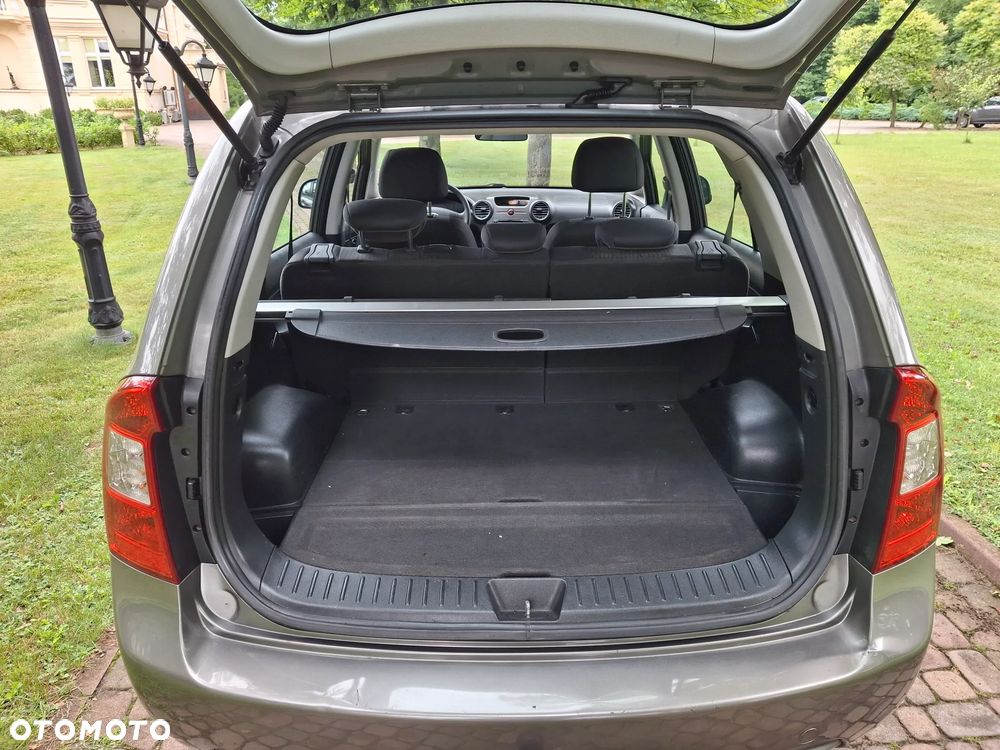 Kia Carens 1.6 CVVT Vision - 18