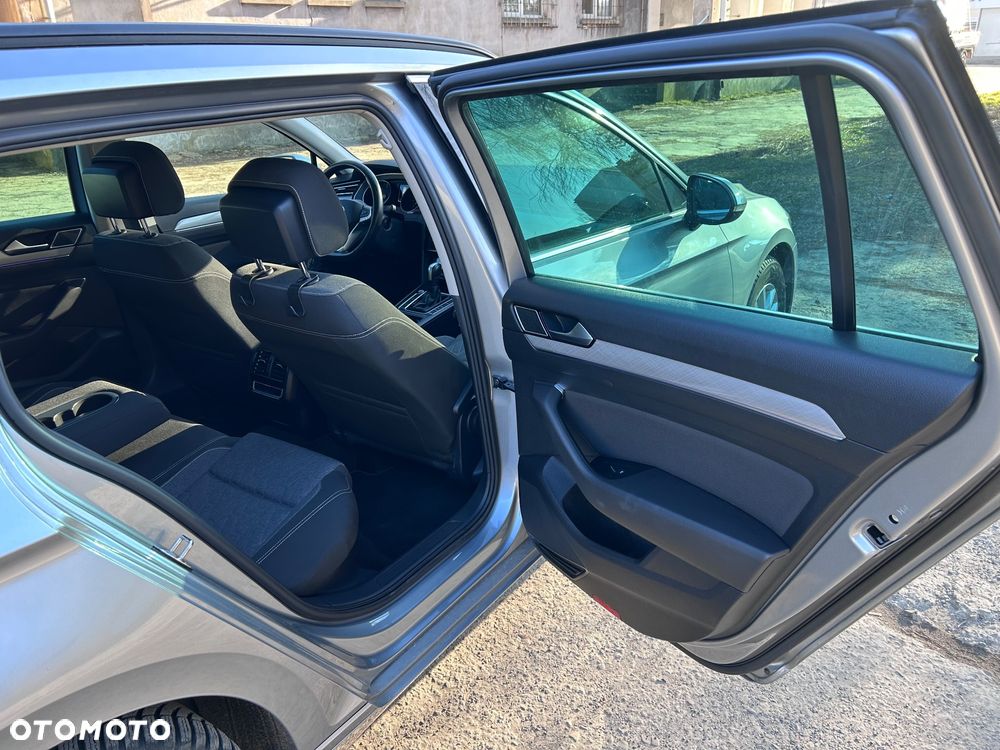 Volkswagen Passat 2.0 TDI SCR DSG Business - 16