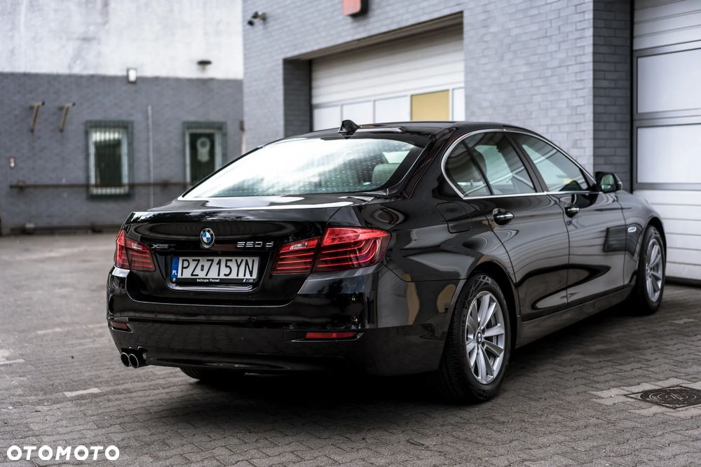 BMW Seria 5 520d xDrive - 6