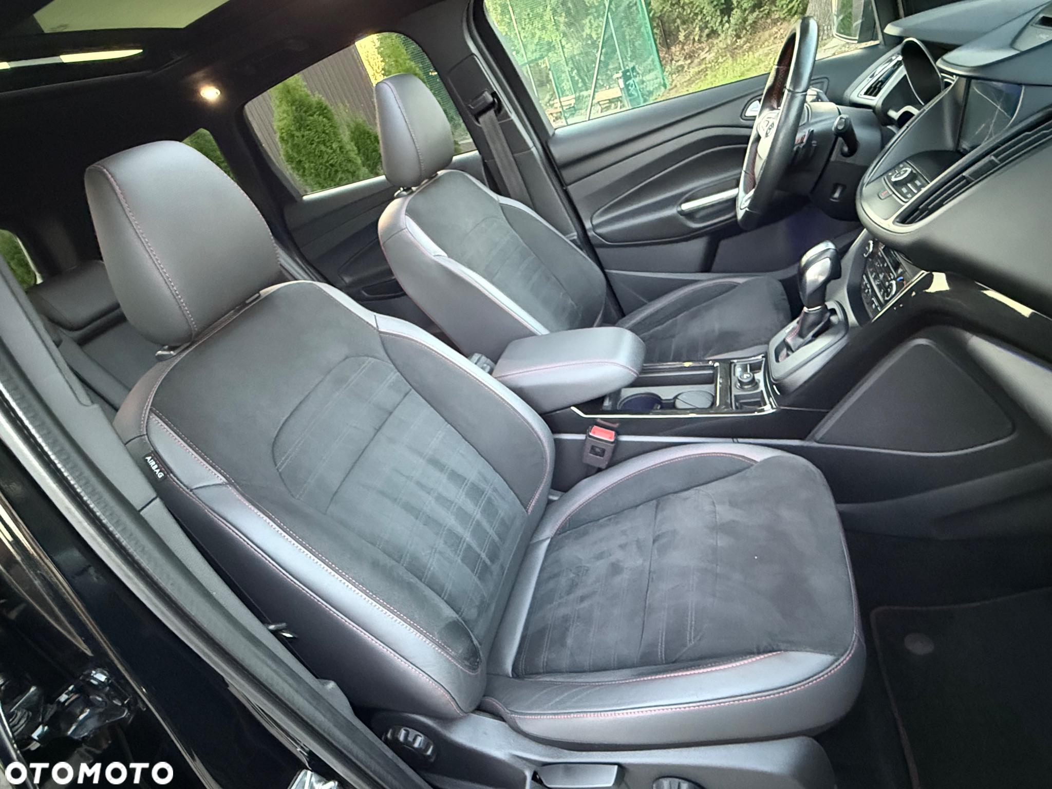 Ford Kuga 2.0 TDCi AWD ST-Line - 24
