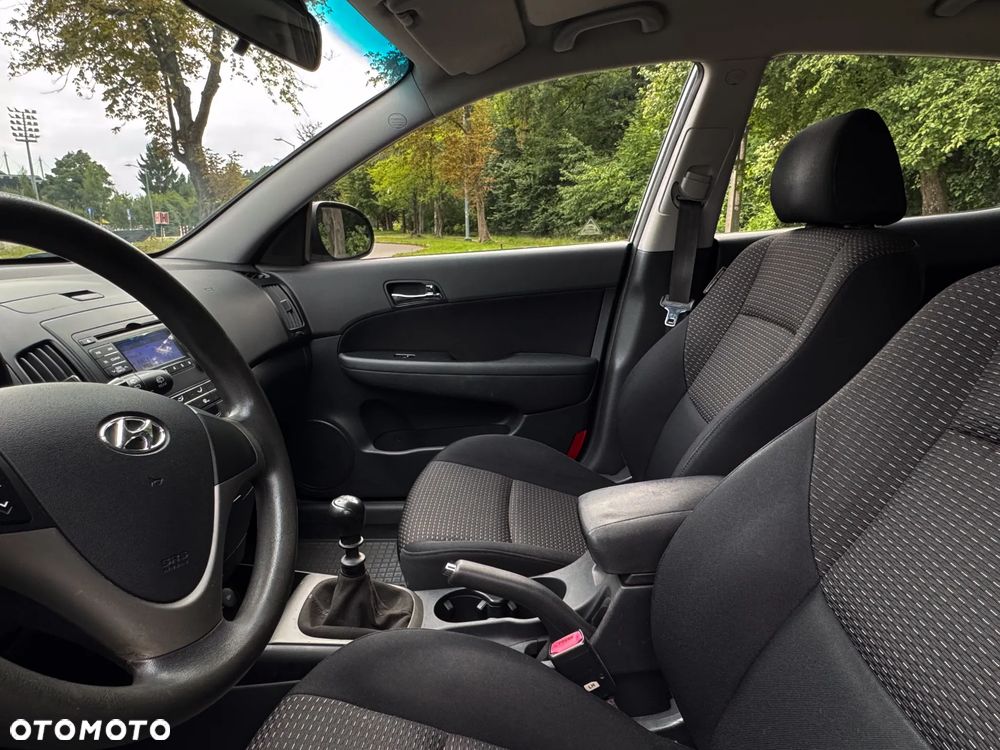 Hyundai i30 1.6 Classic - 11