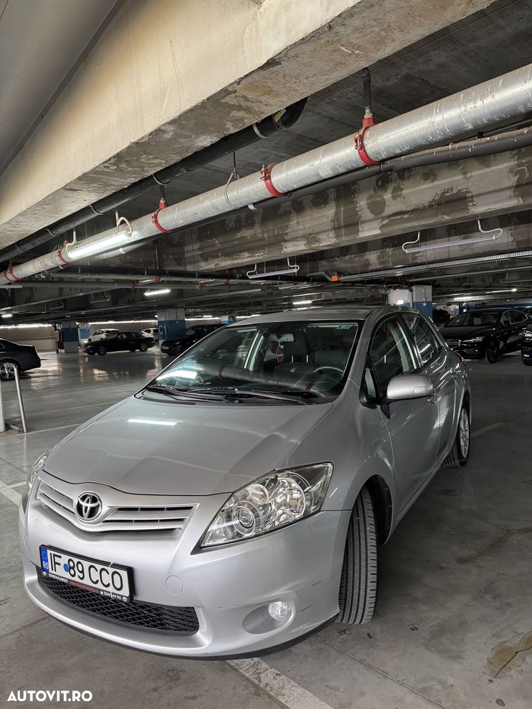 Toyota Auris 1.6 L Valvematic M/M Executive - 1