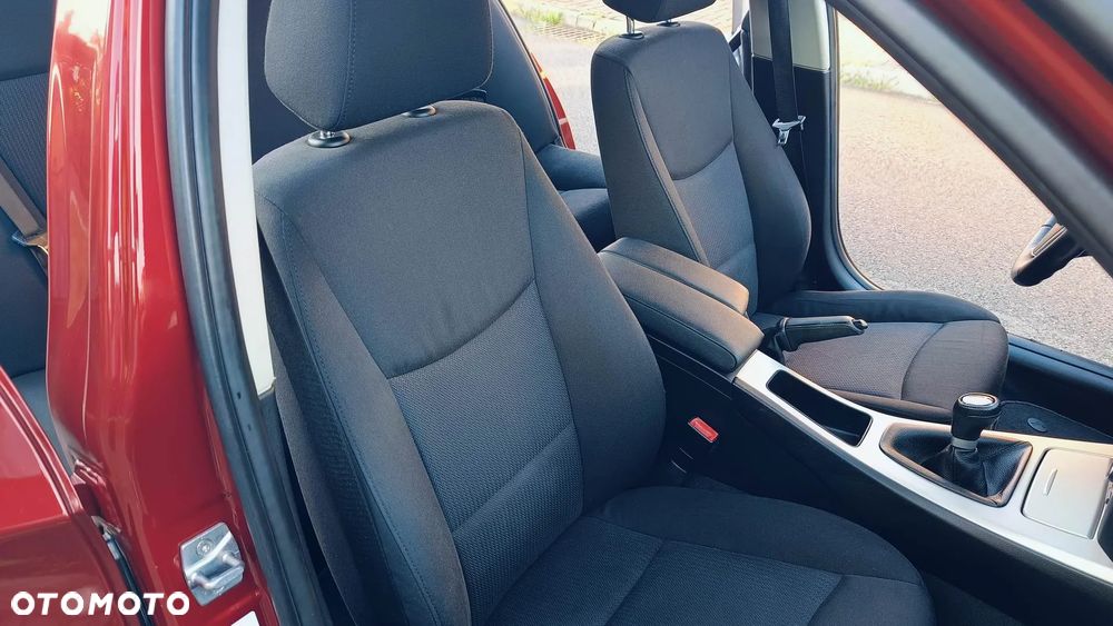 BMW Seria 3 318i Touring - 21