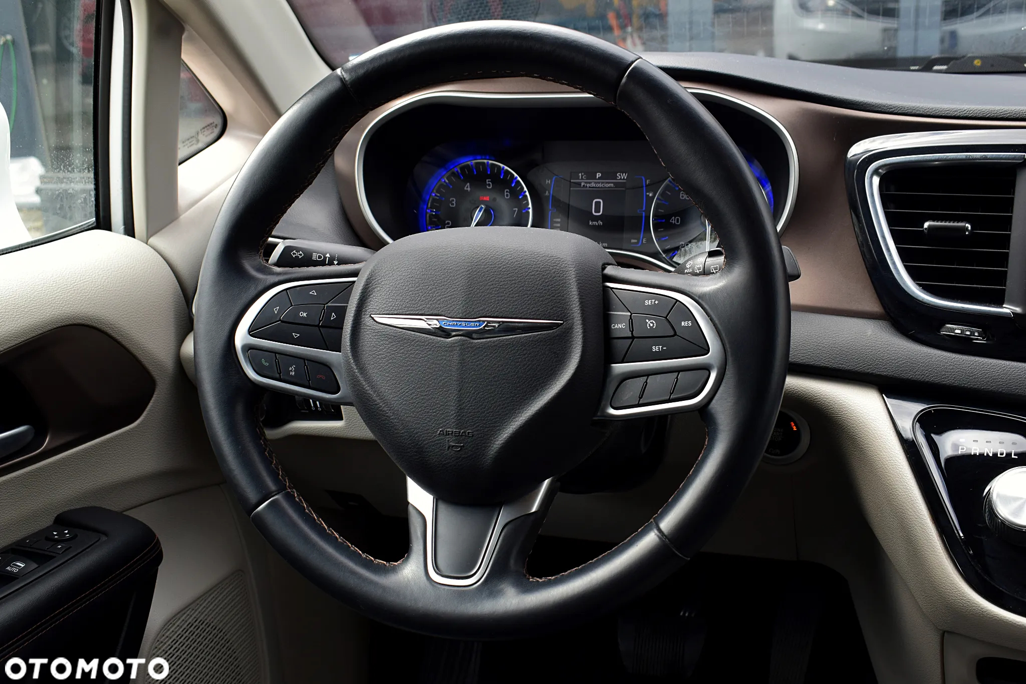 Chrysler Pacifica - 14