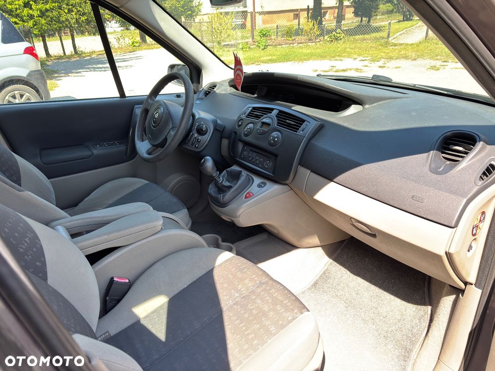 Renault Scenic 1.9 dCi Confort Authentique - 10