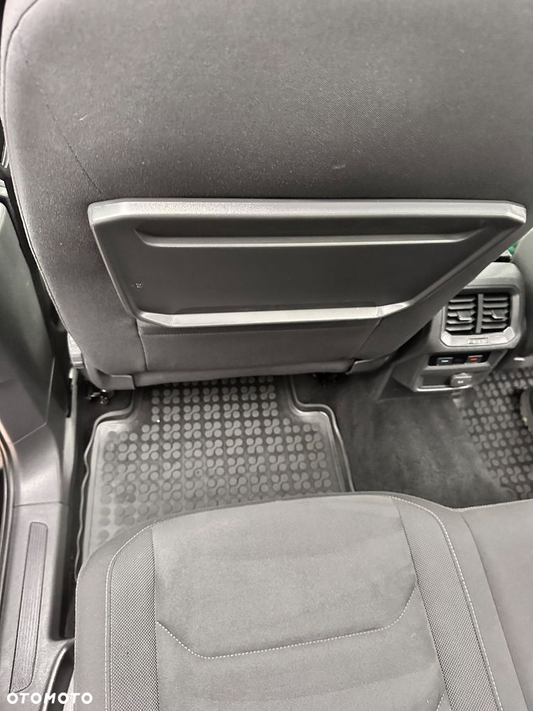 Volkswagen Tiguan - 12