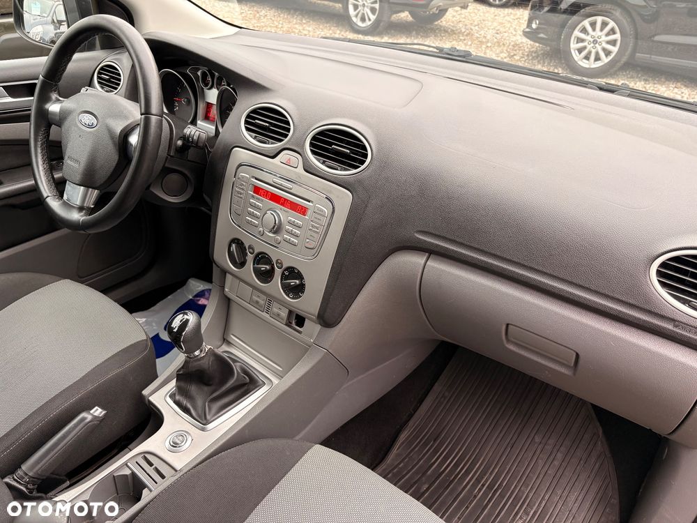 Ford Focus 1.6 Ti-VCT Titanium - 23