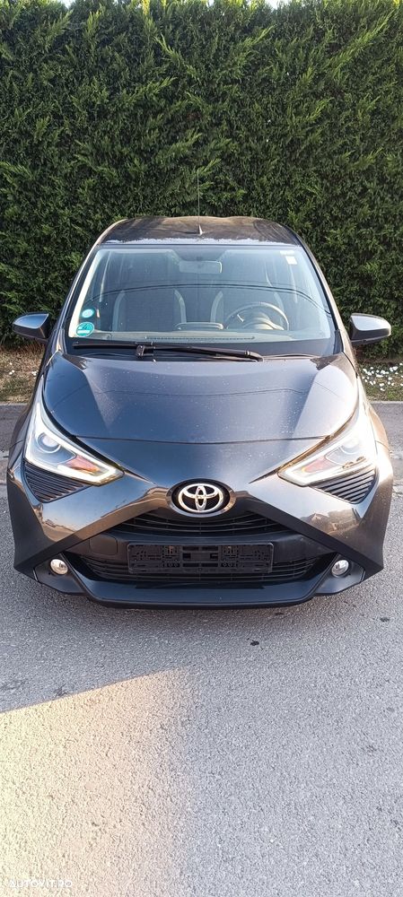 Toyota Aygo x-play - 1
