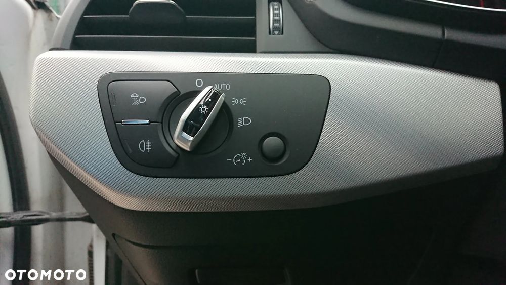 Audi A4 Avant 2.0 TDI DPF clean diesel quattro S line Sportpaket - 33