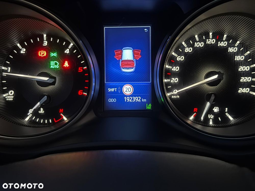 Toyota Avensis 2.0 D-4D Premium - 9