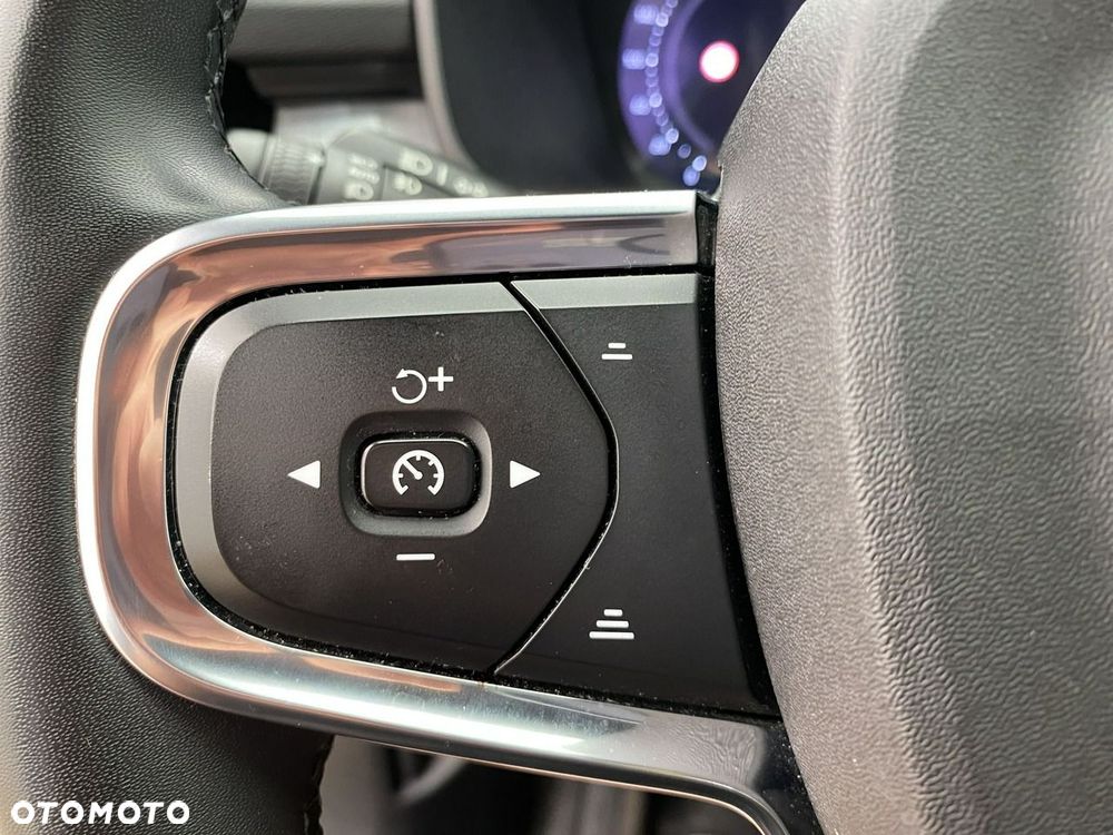 Volvo XC 40 - 24