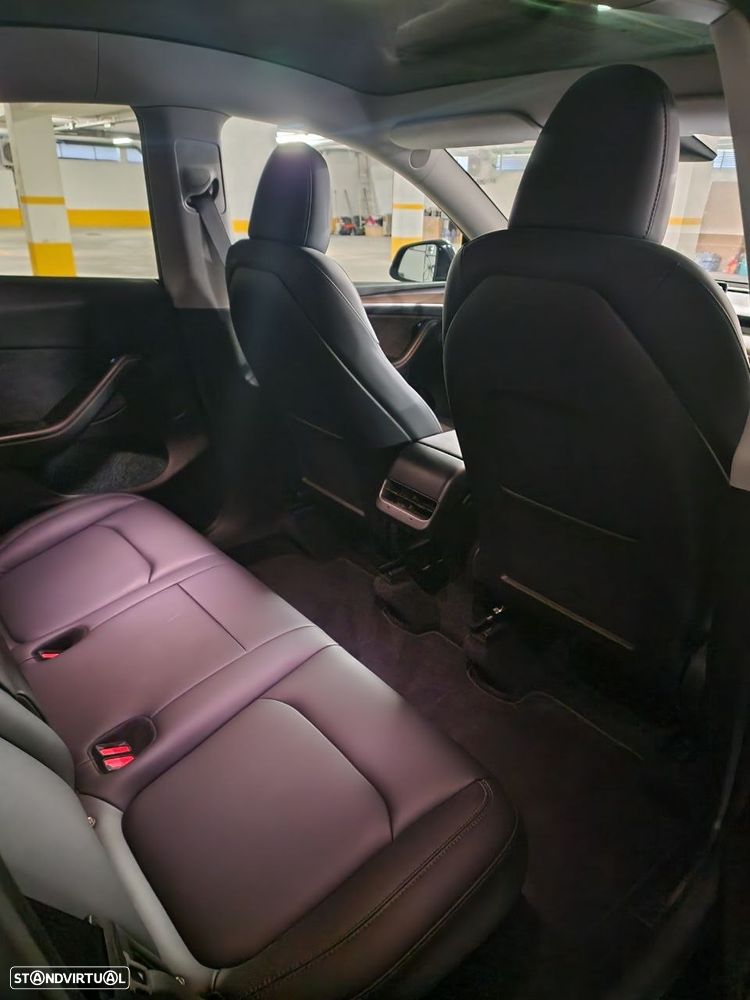 Tesla Model Y RWD - 4