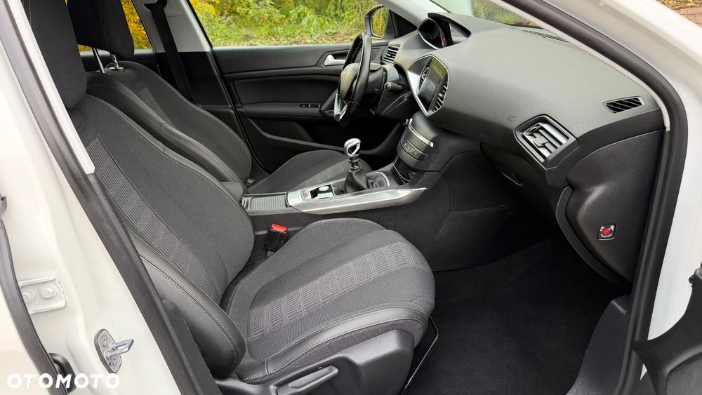 Peugeot 308 1.2 PureTech GPF Allure Pack S&S - 16