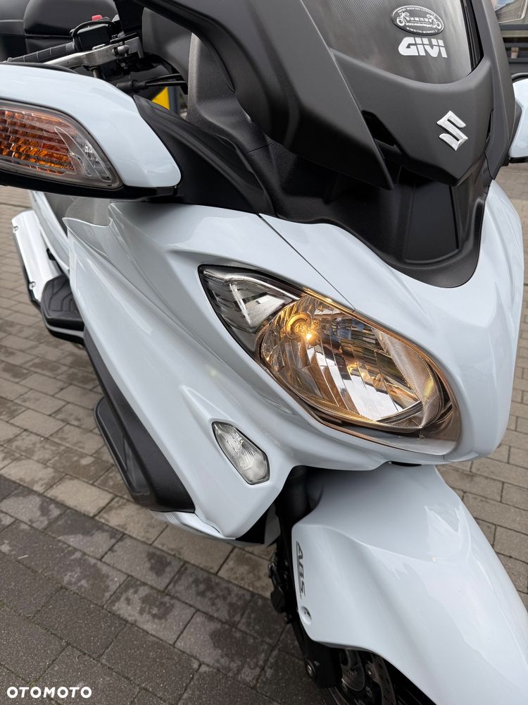 Suzuki Burgman - 25