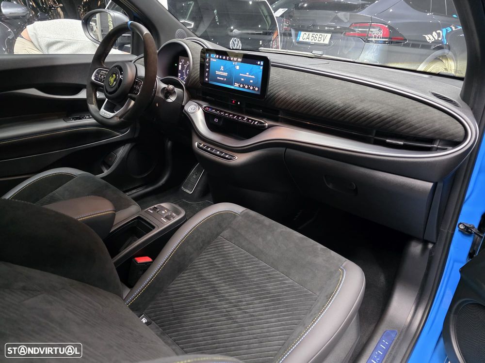 Abarth 500e Scorpionissima - 33