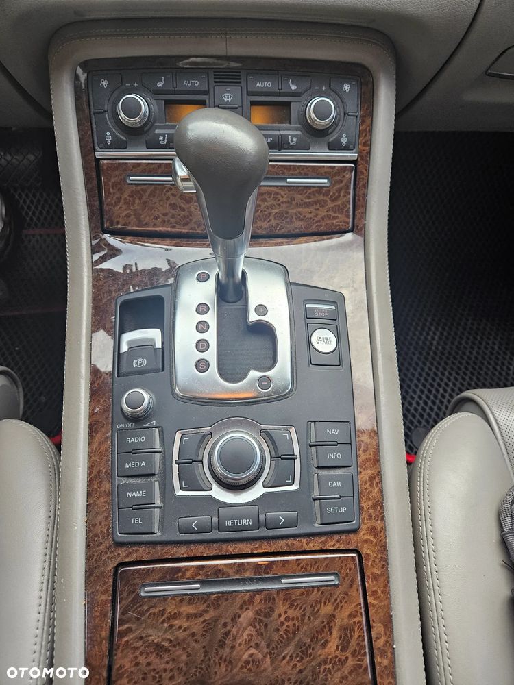 Audi A8 4.2 FSI Quattro - 16
