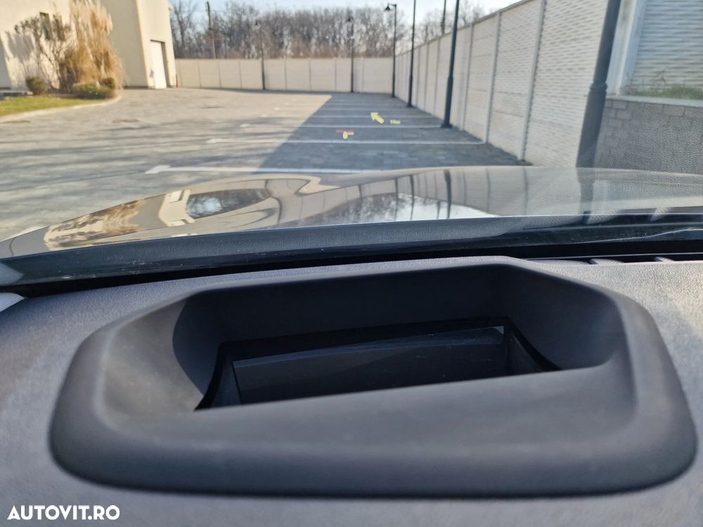 BMW Seria 5 520d xDrive AT MHEV - 4