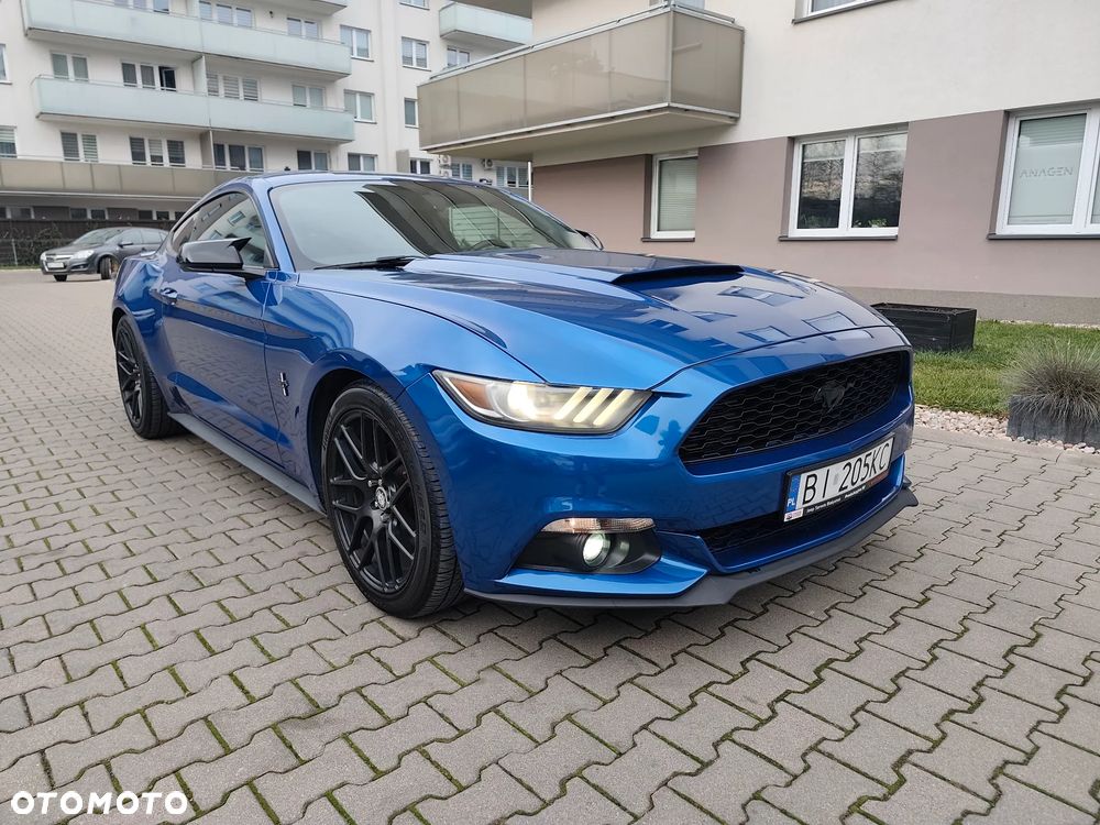 Ford Mustang - 4