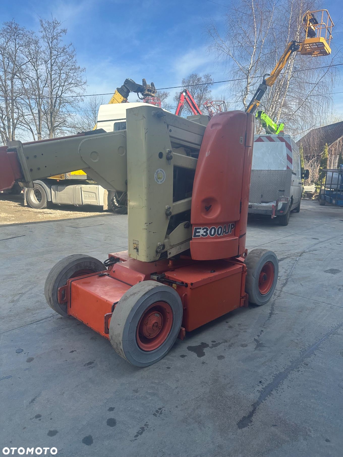 JLG E 300 AJP - 2