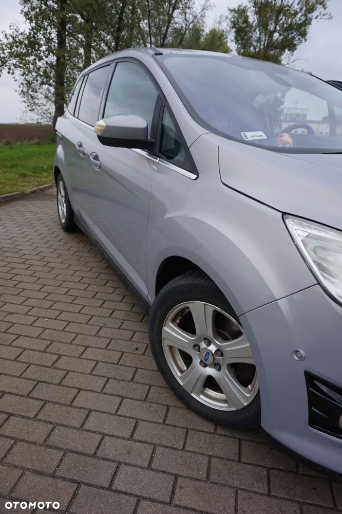 Ford Grand C-MAX - 10