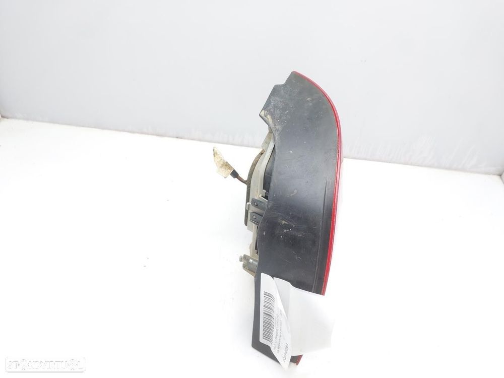 FAROLIM TRASEIRO DIREITO VOLKSWAGEN POLO 2005 -6Q6945258A - 3