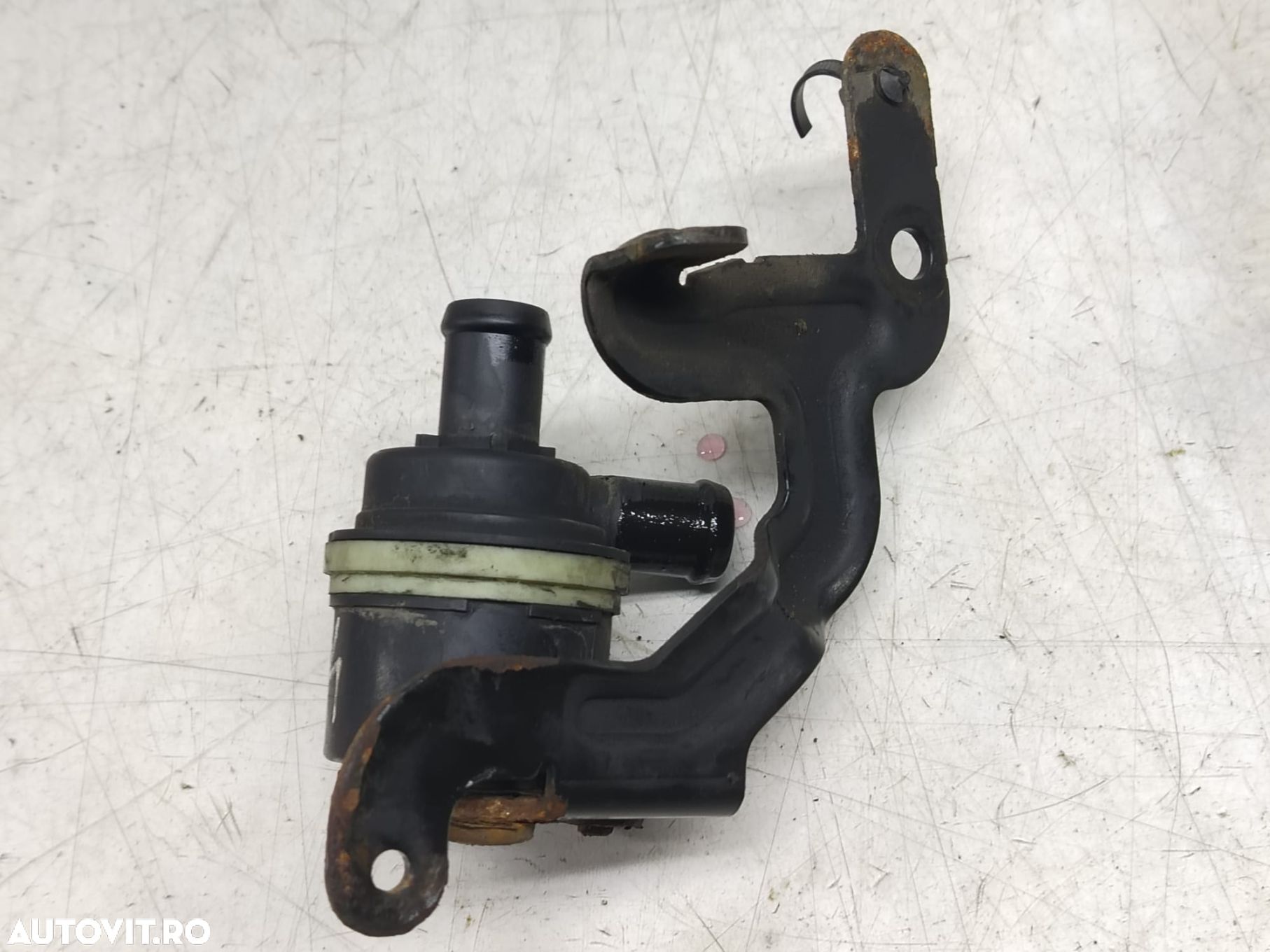 Pompa recirculare apa 6r0965561a Seat Leon 3 5F [2012 - 2016] - 1